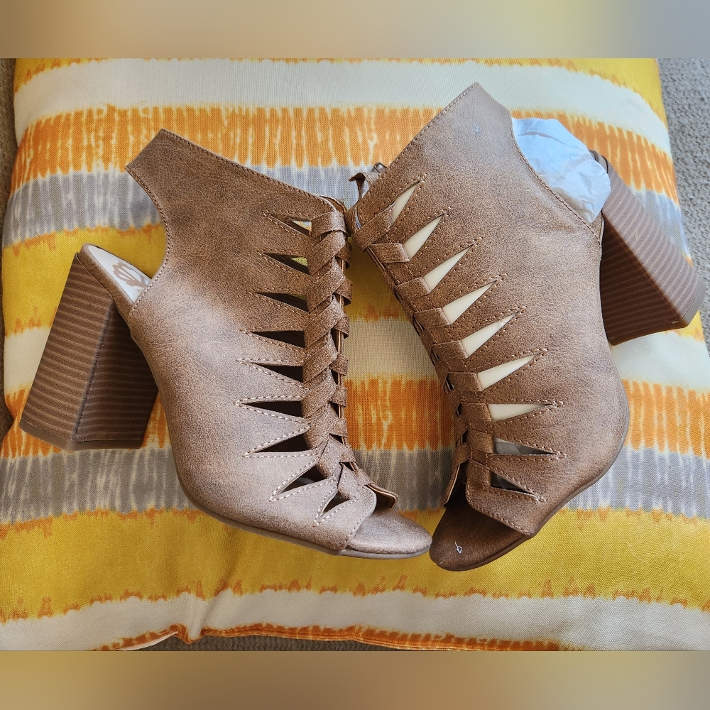 2/$30 Fergalicious Gladiator Wedge Sandal